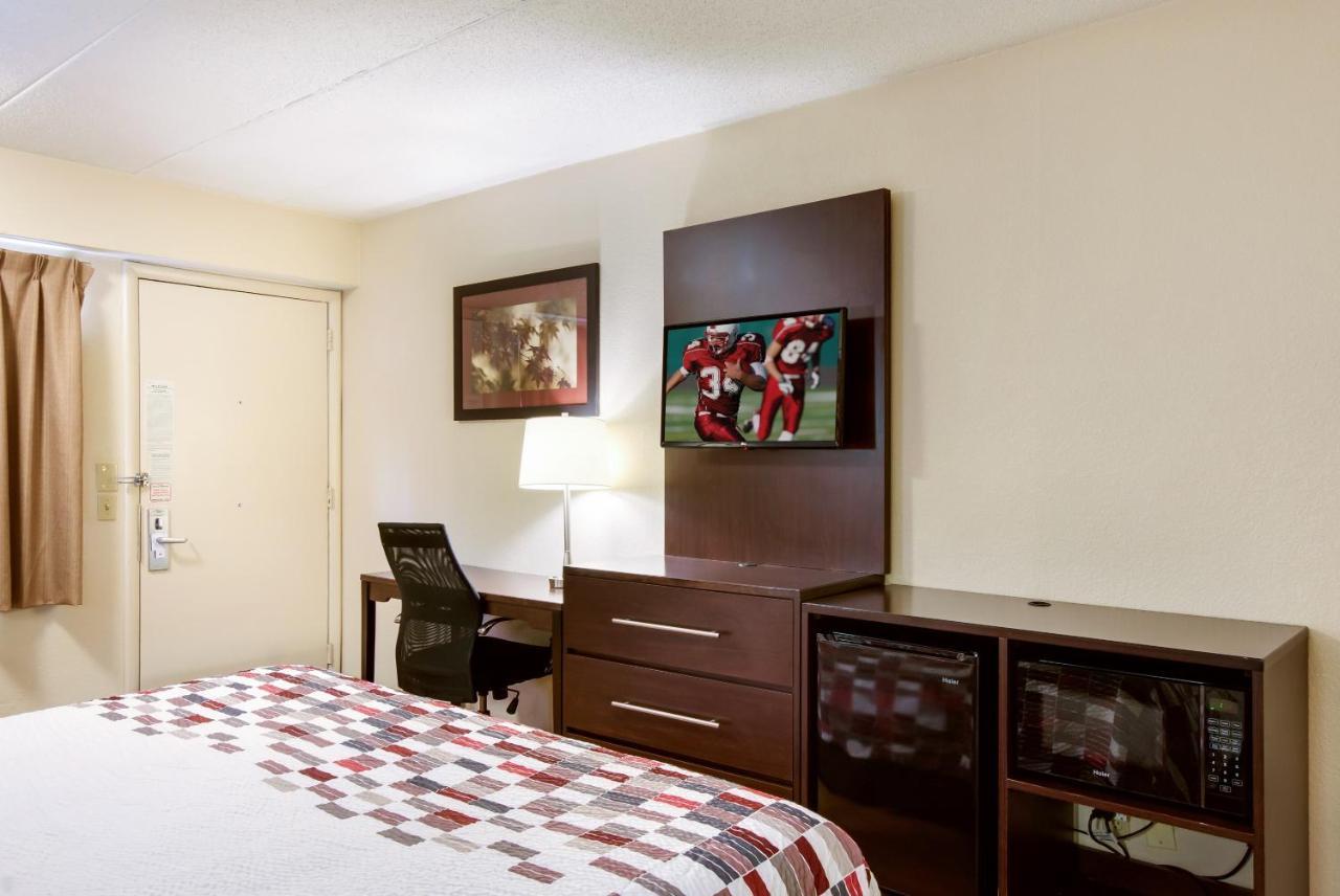Deluxe King Room Disability Access Non-Smoking