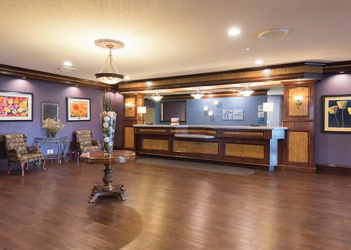 Holiday Inn Express Holland By Ihg